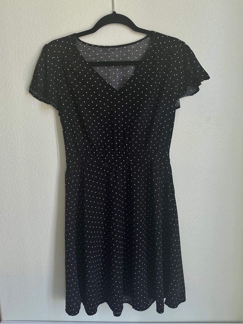 Old Navy Black & White Polka Dot Dress | Size S | V-Neck Flutter Sleeves